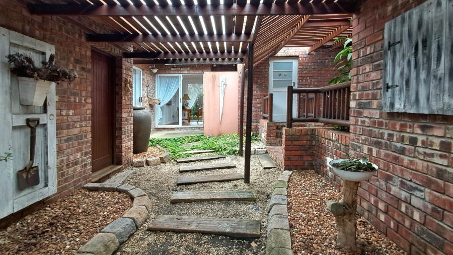 4 Bedroom Property for Sale in Seaview Eastern Cape